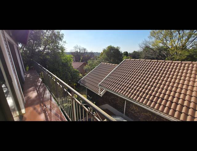 5 BEDROOM FREESTANDING FOR SALE IN REYNO RIDGE
